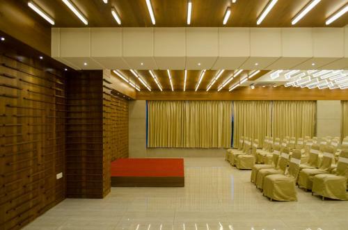 Hotel Grand Elegance