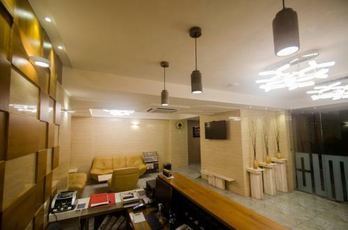 Hotel Grand Elegance