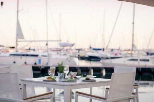 Als��rs Marina Hotel