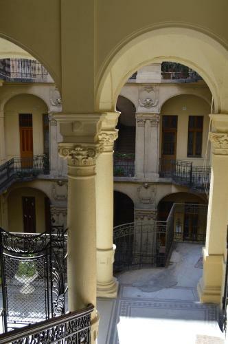 Hostal Synagogue Premium Central Residence