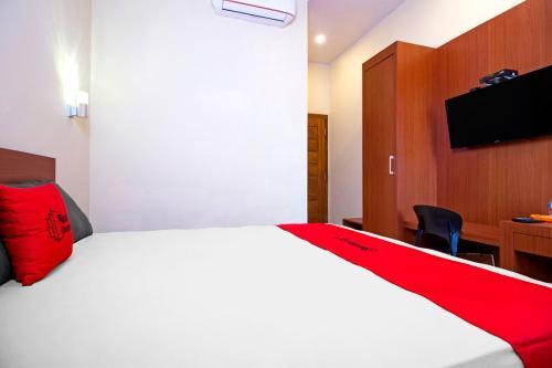Hostal Reddoorz Near Trans Studio Mall 3