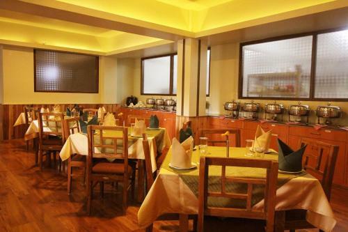 Hotel Tarayana Grand