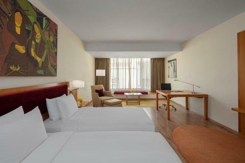 Radisson Blu Plaza Hotel Hyderabad Banjara Hills