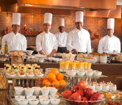 Radisson Blu Plaza Hotel Hyderabad Banjara Hills