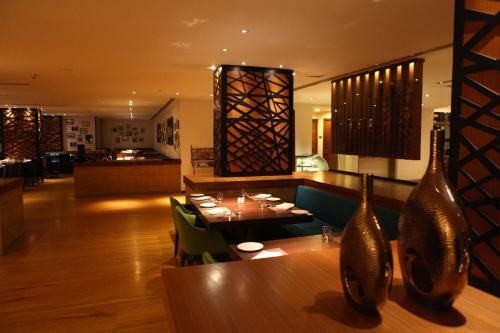 Radisson Blu Plaza Hotel Hyderabad Banjara Hills