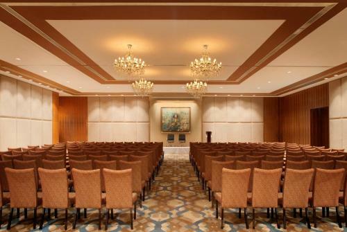 Radisson Blu Plaza Hotel Hyderabad Banjara Hills
