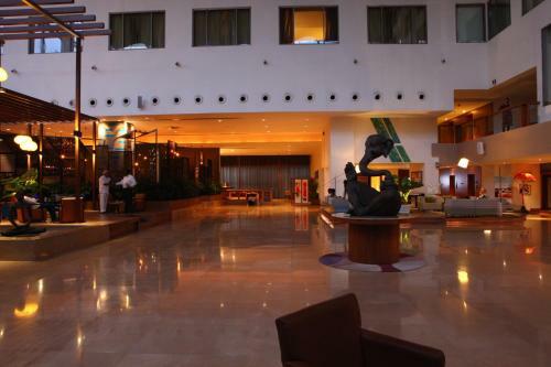 Radisson Blu Plaza Hotel Hyderabad Banjara Hills