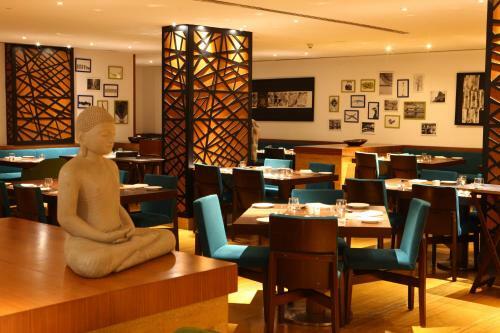 Radisson Blu Plaza Hotel Hyderabad Banjara Hills
