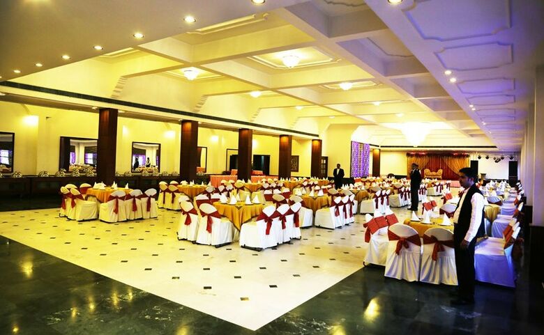 Hotel Aveda Kamal Palace