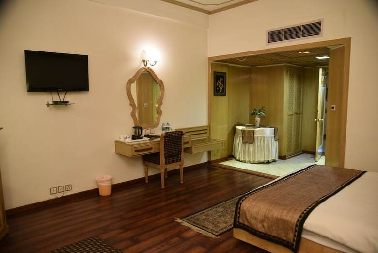 Hotel Aveda Kamal Palace