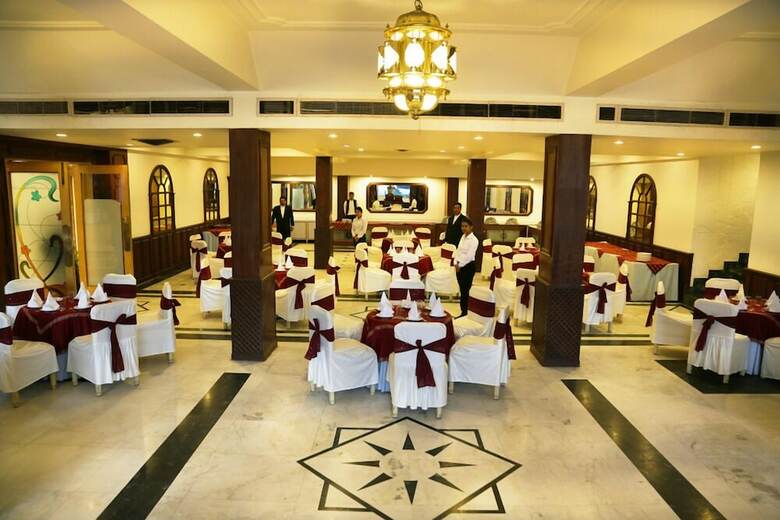 Hotel Aveda Kamal Palace
