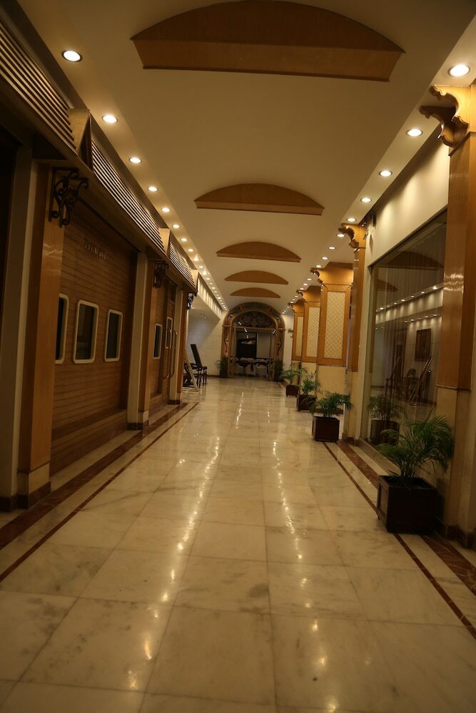 Hotel Aveda Kamal Palace