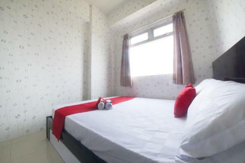 Hostal Reddoorz Apartment @ Pegangsaan Kelapa Gading