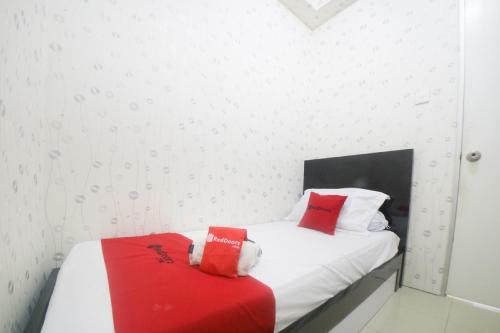 Hostal Reddoorz Apartment @ Pegangsaan Kelapa Gading