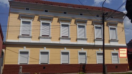 Hostal Hermina Vend�gh�z