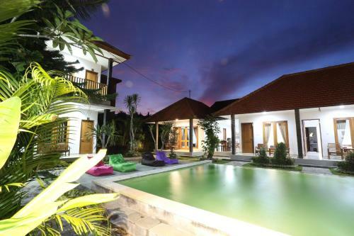 Green Papaya House