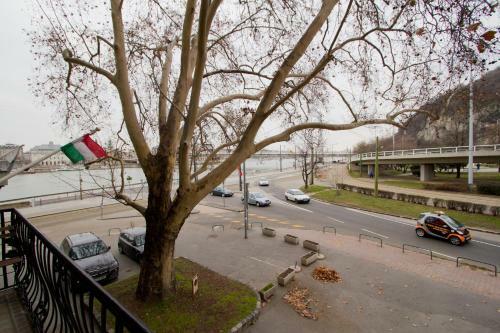 Elisabeth Bridge Apartmans