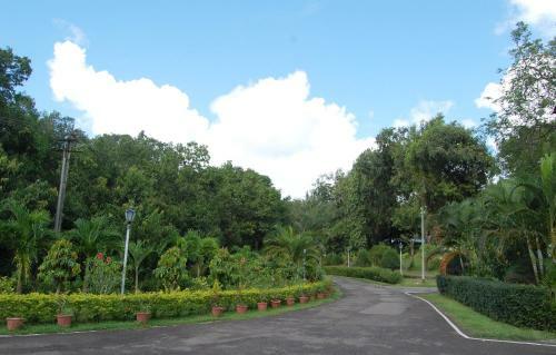 Hotel Megapode Resort