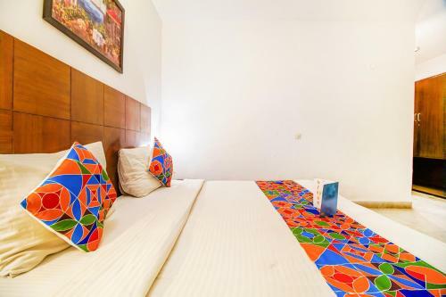 Hotel Oyo Premium Golf Course II