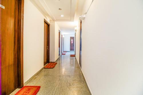 Hotel Oyo Premium Golf Course II