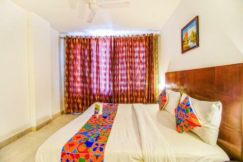 Hotel Oyo Premium Golf Course II