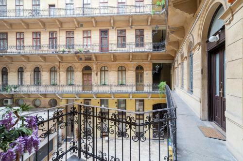 Central Studio And Apartments Pilvax K�z