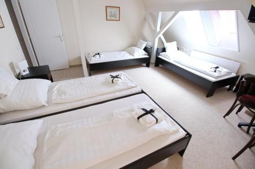 Bed & Breakfast Play Pub �tterem �s Panzi�