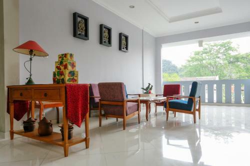 Hostal Reddoorz @ Sersan Bajuri
