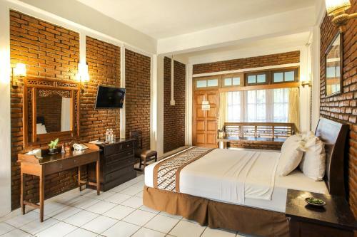 Paku Mas Hotel