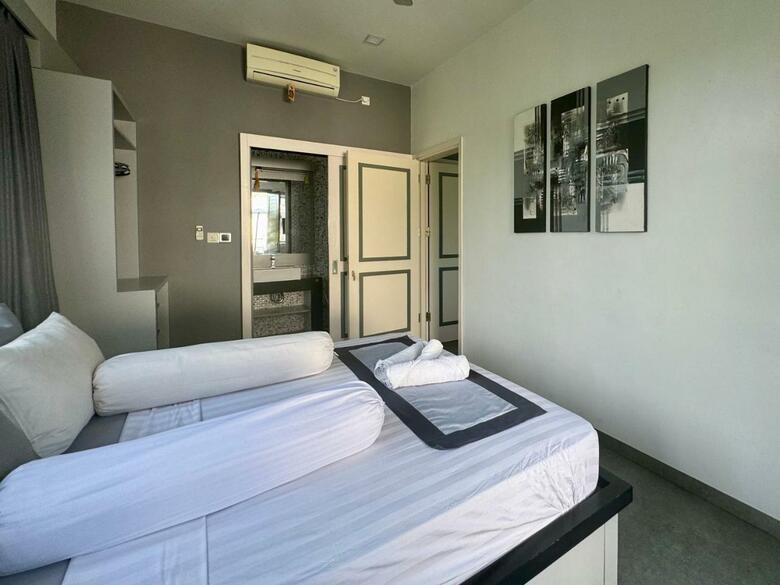 Bed & Breakfast Villa Rumah Putih Abu Abu
