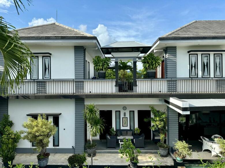 Bed & Breakfast Villa Rumah Putih Abu Abu
