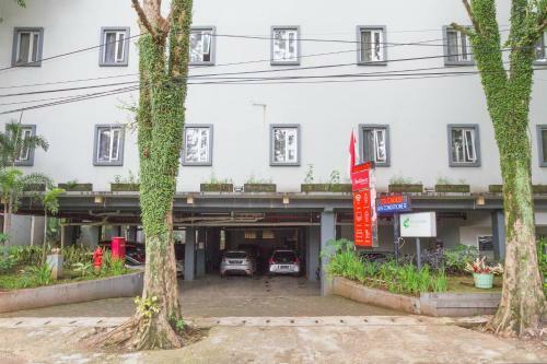 Hostal Reddoorz @ Cibogo Bawah