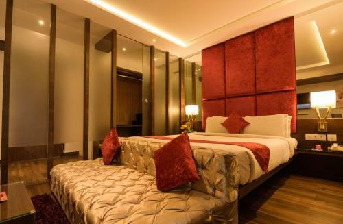 Hotel Spree Roopa Elite
