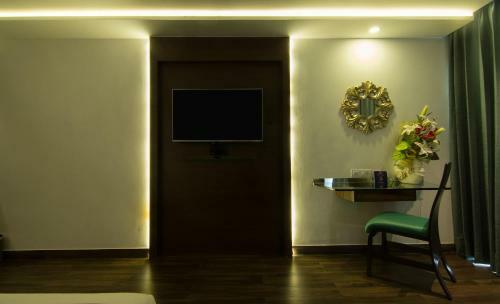 Hotel Spree Roopa Elite