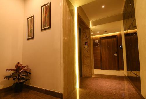 Hotel Spree Roopa Elite