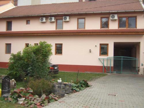 Bed & Breakfast T�m�rh�z Panzi�