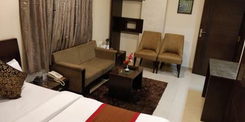 Hotel Apna Avenue