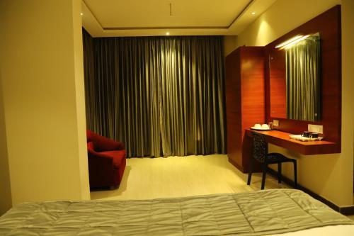 Azeez Avenue Hotel