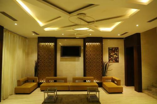 Azeez Avenue Hotel