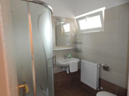 Gr�nay Apartmenthouse