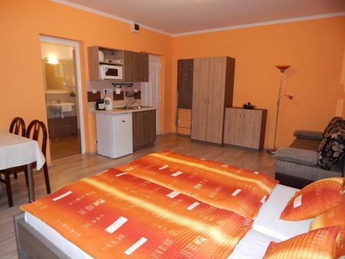 Gr�nay Apartmenthouse