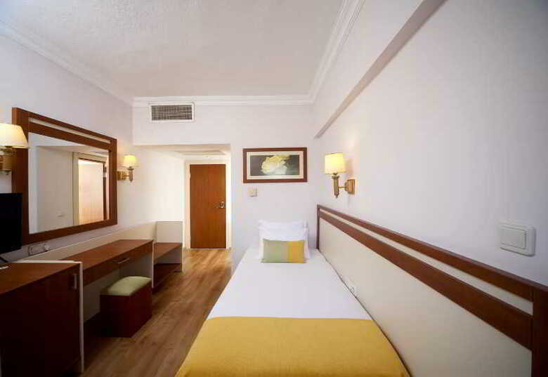 Hotel Emir Beach
