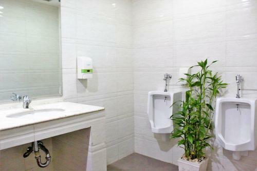 Hotel Zen Rooms G Bawakaraeng 121