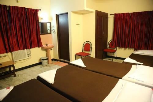 Posada Rmc Travellers Inn