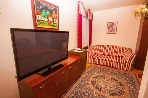 Bed & Breakfast Korona Pension And Restaurant