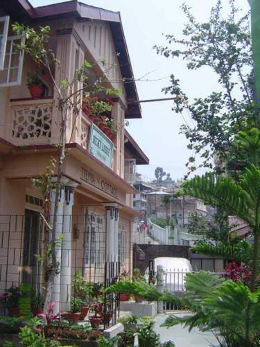 Deki Lodge