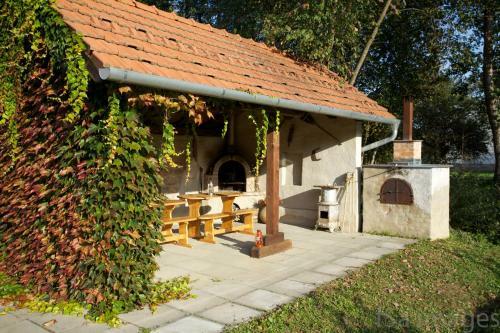 Zsida Term�l Hotel
