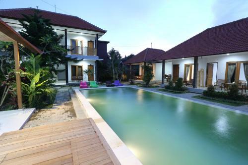 Green Papaya House