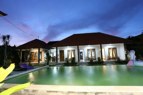 Green Papaya House