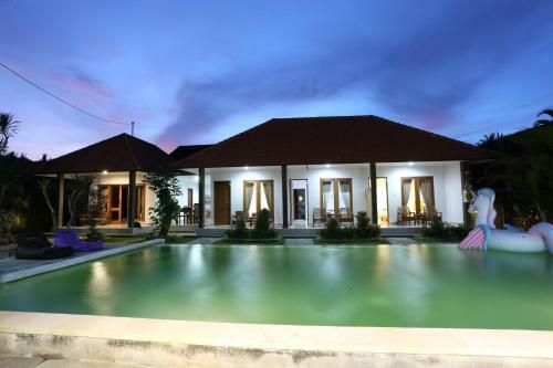 Green Papaya House